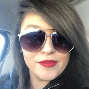 Meet your Posher, Lizbeth